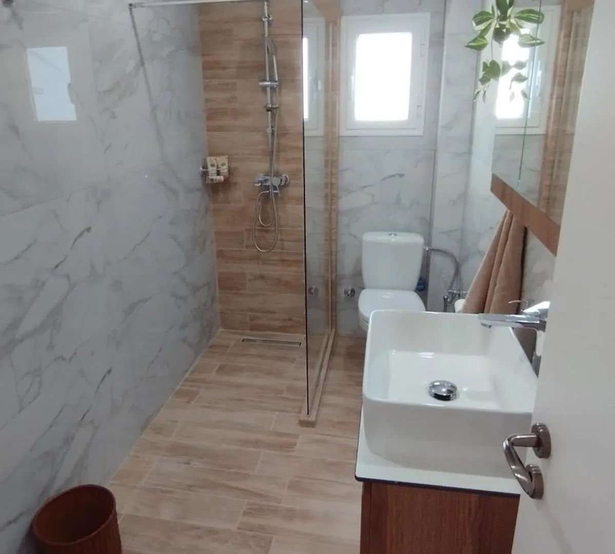 Elegant Apartment With Beautiful Panoramic View Salonic