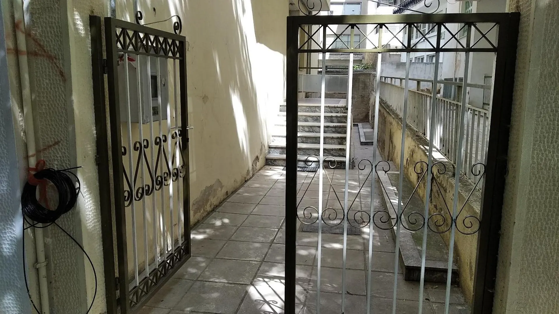 Elegant Apartment With Beautiful Panoramic View Salonic